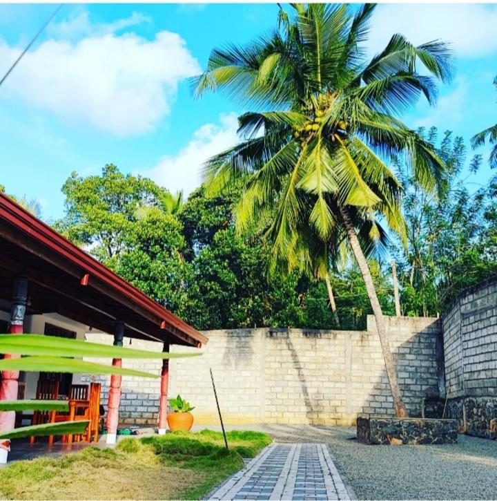 Tharurashmi Sea Pond Vila - Hiriketiya Dikwella Bagian luar foto